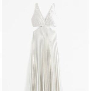 Abercrombie Giselle Pleated Cutout Maxi Dress - White / Ivory - S